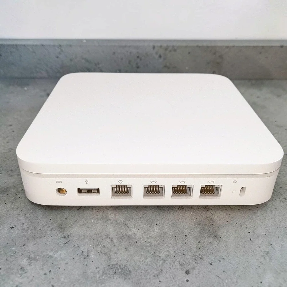 Apple AirPort Extreme A1354 802.11n Dual Band Wi-Fi Base Station No Charger
